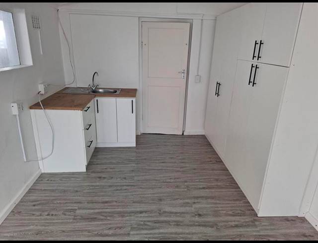 1 BEDROOM PROPERTY TO RENT IN GOODWOOD CENTRAL
